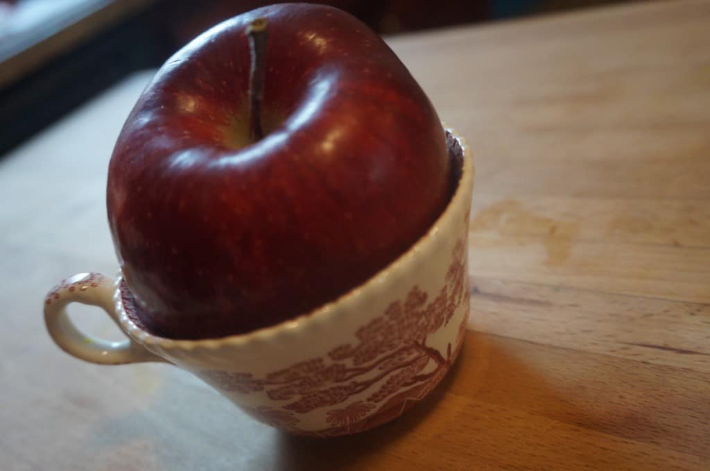 Interesting Ways to Eat An Apple