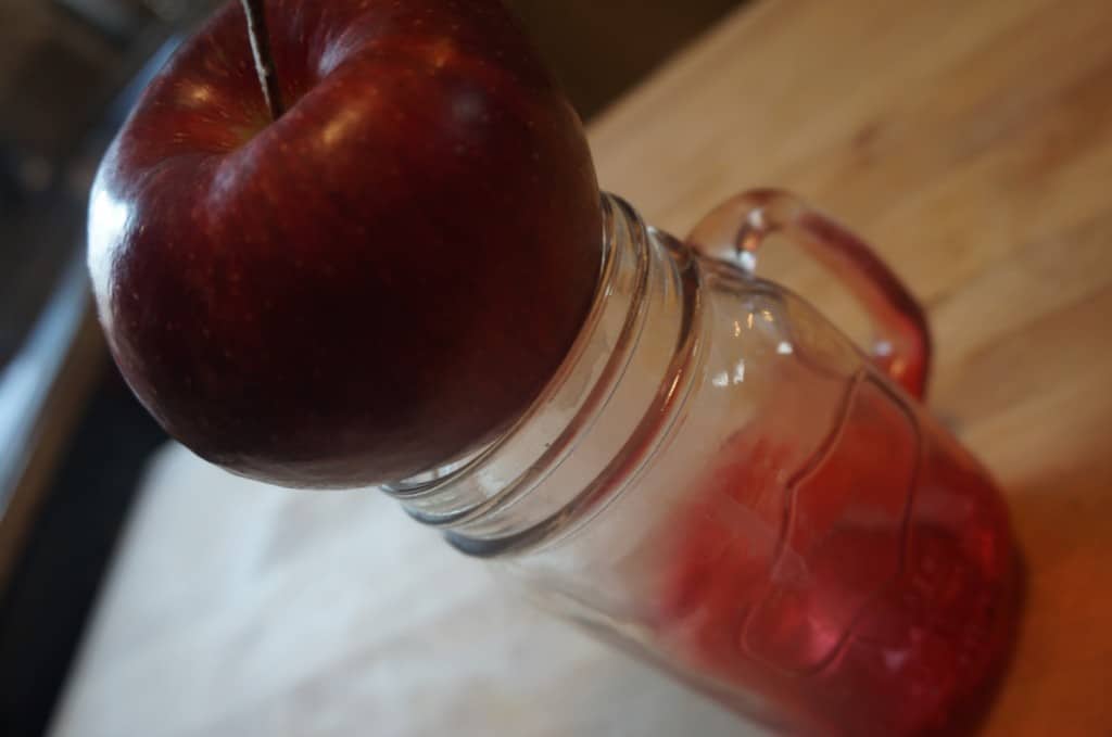 Interesting Ways to Eat An Apple